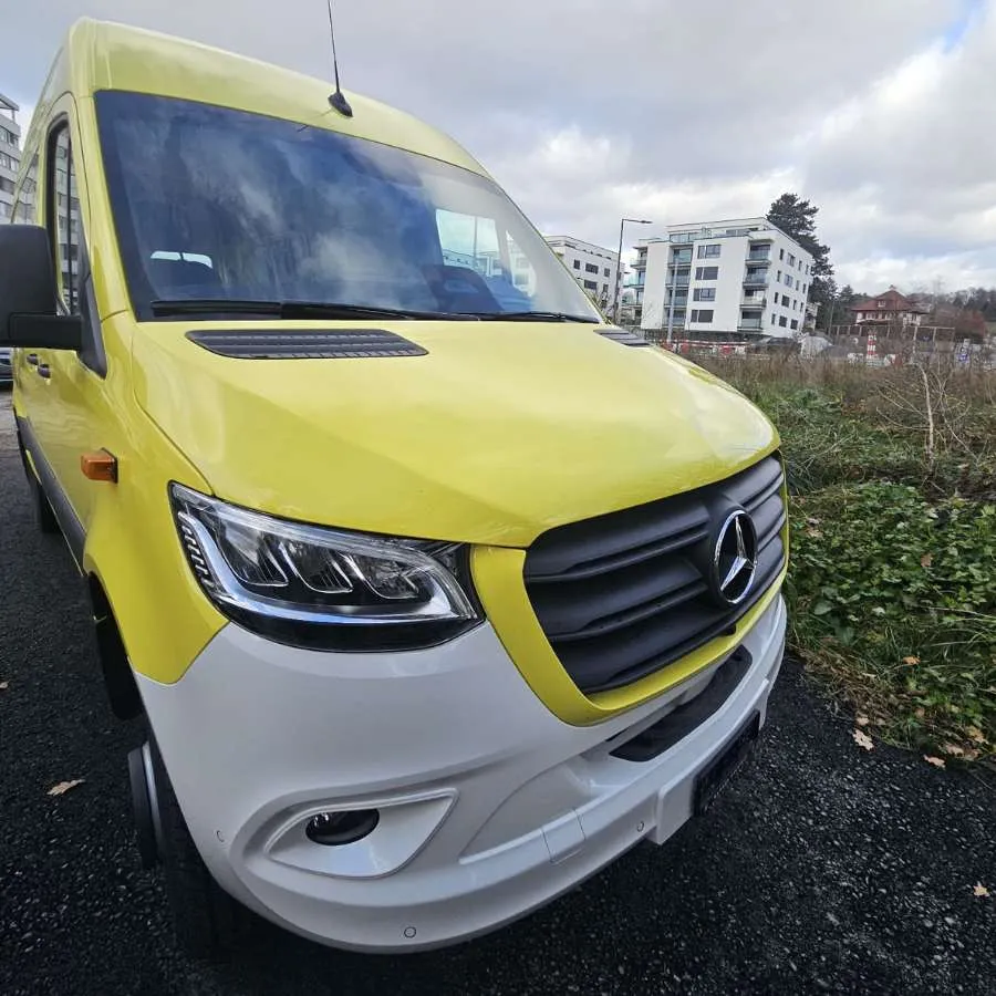 Fourgon aménagée, ambulance d’urgence