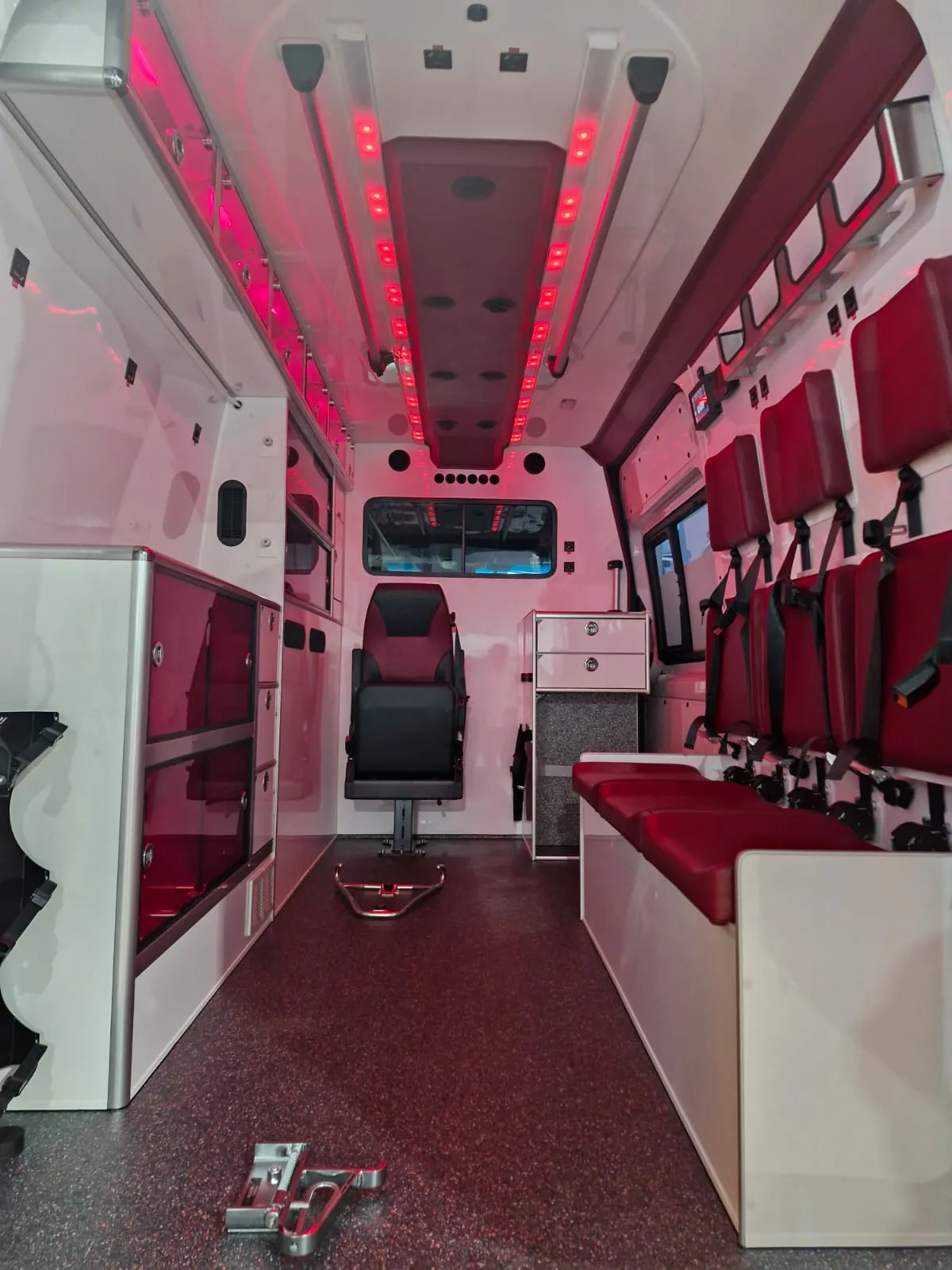 vue de l'intérieur ambulance ruby